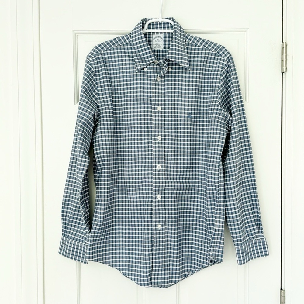 BROOKS BROTHERS shirt size M blue white button down Regent non-iron cotton